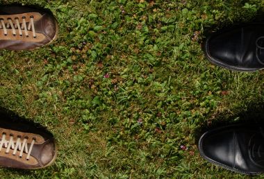 ansel (con le scarpe camper) e l'ingegnere al barbecue